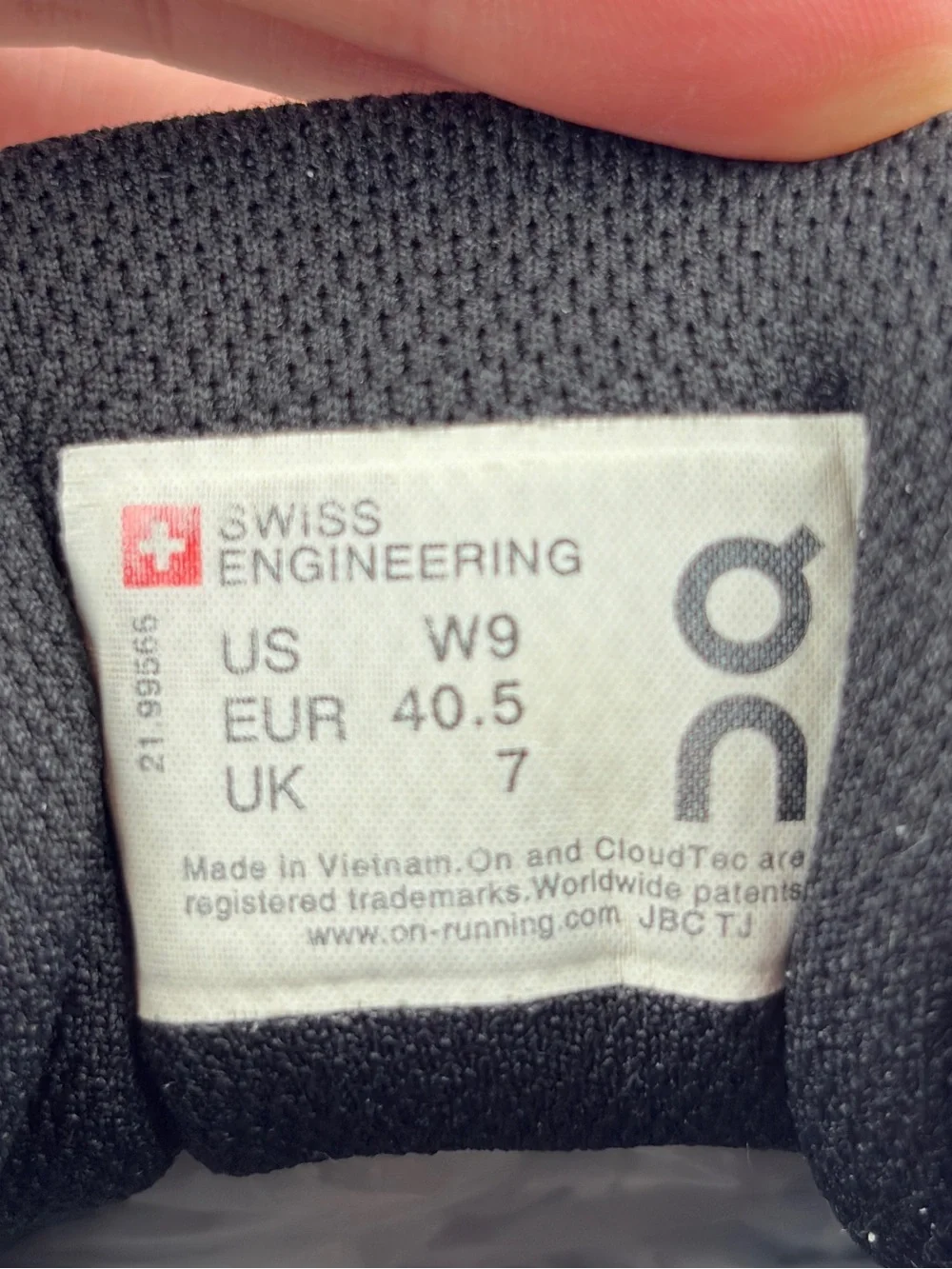 On Cloudflyer Running Sneakers